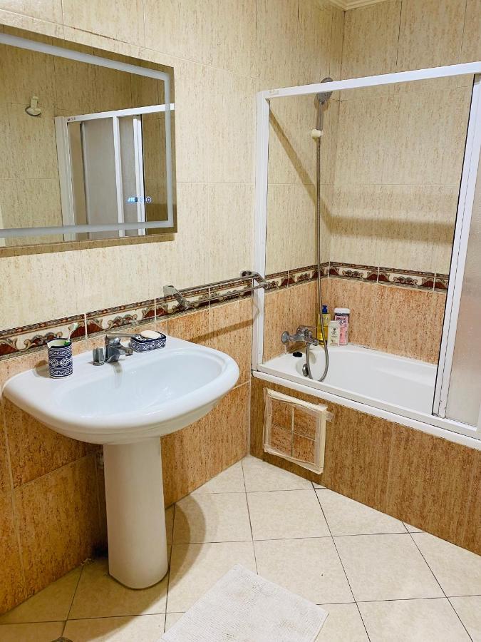 Appartement Spacieux Et Agreable Tangier Bagian luar foto