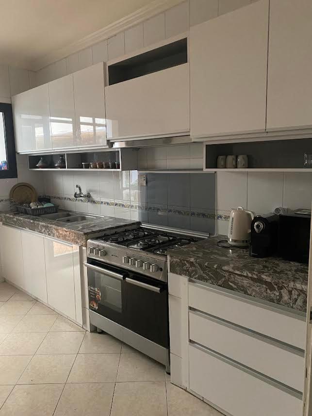 Appartement Spacieux Et Agreable Tangier Bagian luar foto